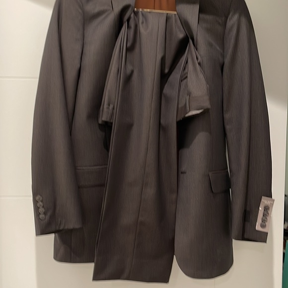 Jos. A Bank brown pinstriped slim fit suit - size 40L and 34W. Never worn - Picture 3 of 5
